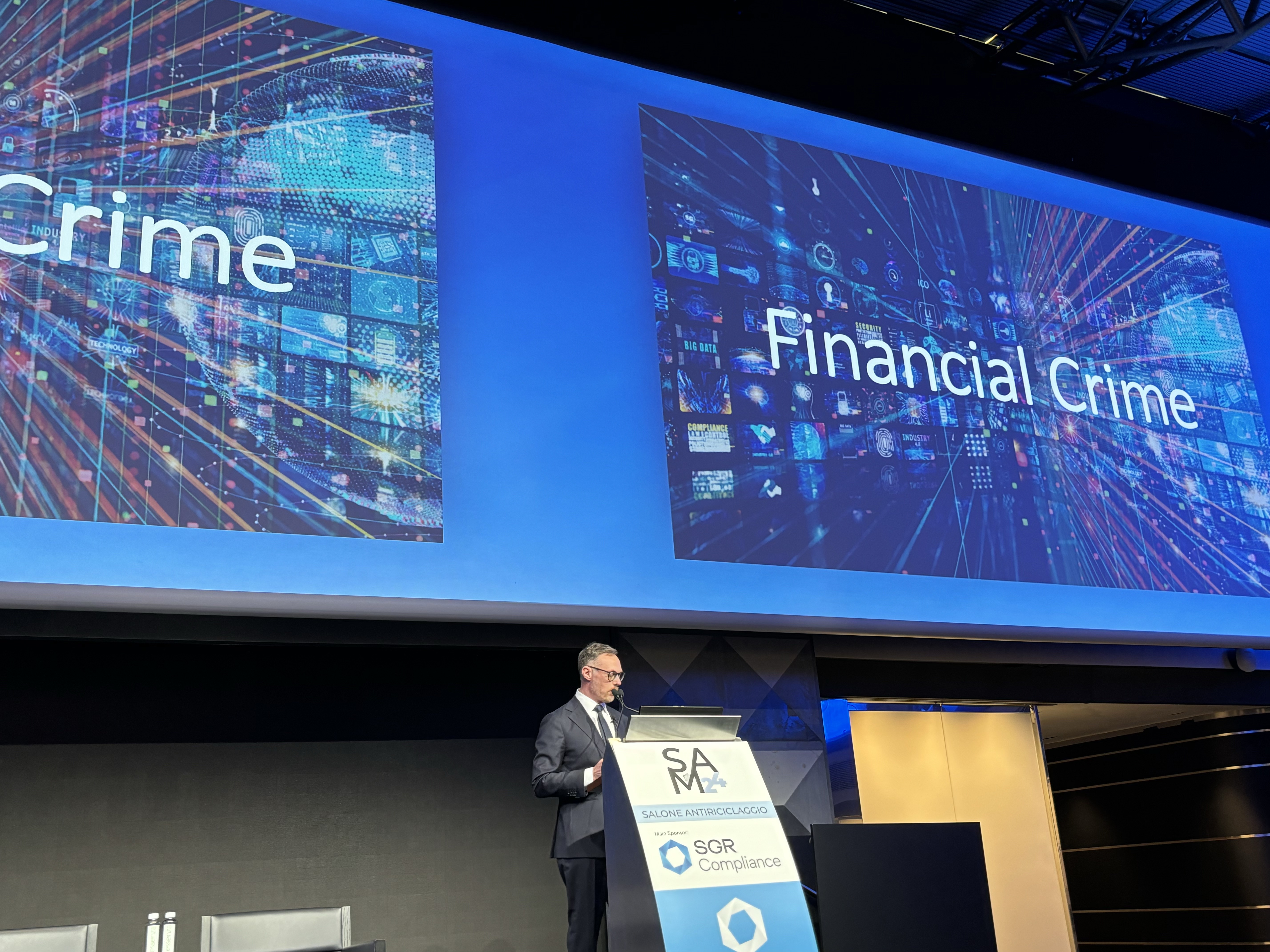 Marco Beranzoni presenting at Salone Antiriciclaggio Milano